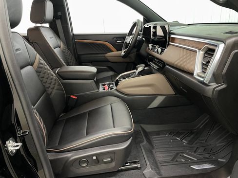 Used 2025 GMC Canyon Denali image 41