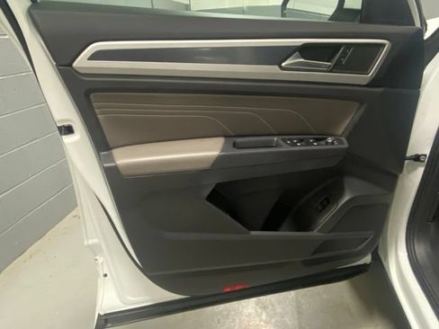 Used 2021 Volkswagen Atlas Cross Sport SE w/ Panoramic Sunroof Package AWD/4WD image 6