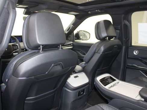 New 2025 Lincoln Navigator L Reserve w/ Jet Appearance Package AWD/4WD image 30