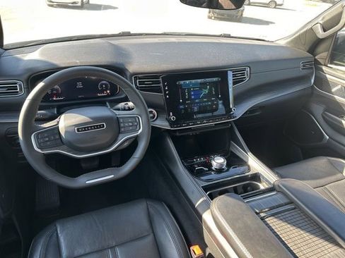 Used 2023 Jeep Wagoneer Series II image 13