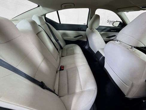 Used 2024 Nissan Altima 2.5 SV image 23