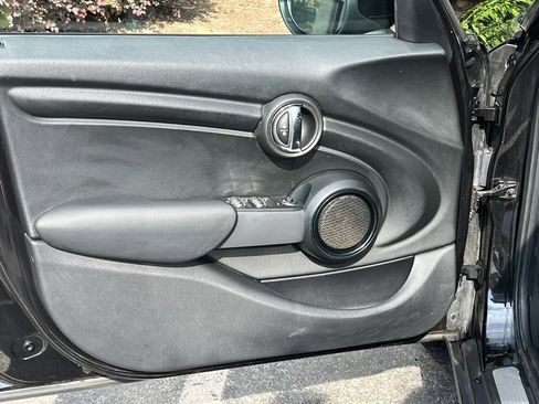 Used 2021 MINI Cooper 4-Door Hardtop image 24