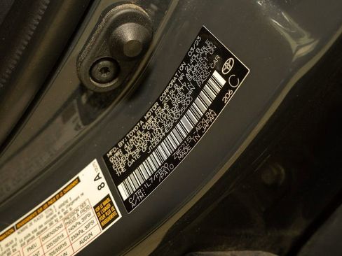 Used 2023 Toyota Corolla LE image 19