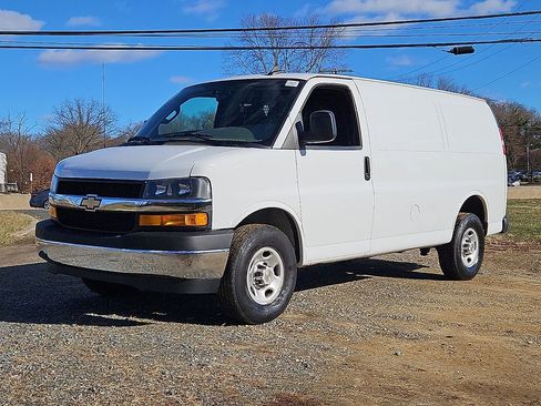 Used 2024 Chevrolet Express 2500 w/ Driver Convenience Package image 3