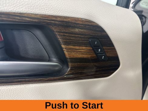 Used 2023 Chrysler Pacifica Limited image 9