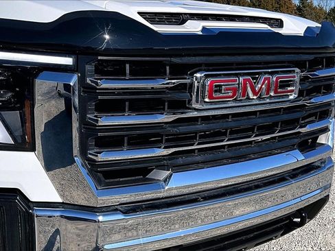 Used 2024 GMC Sierra 2500 SLE w/ SLE Convenience Package image 27