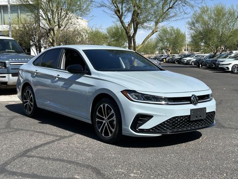 Used 2025 Volkswagen Jetta Sport FWD image 6