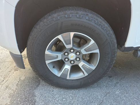 Used 2016 Chevrolet Colorado Z71 AWD/4WD image 10