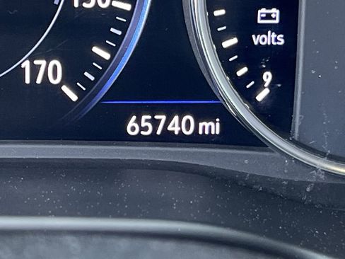 Used 2024 Buick Enclave Premium image 24