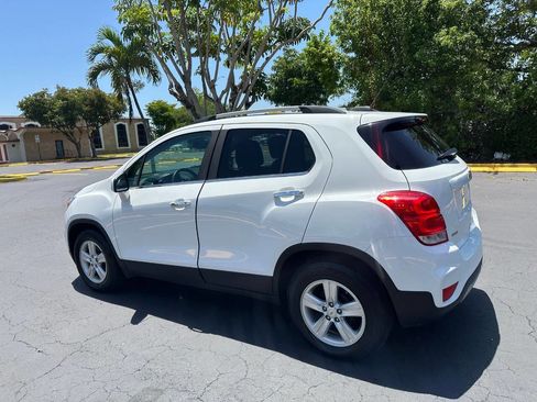 Used 2019 Chevrolet Trax LT w/ LT Convenience Package image 13