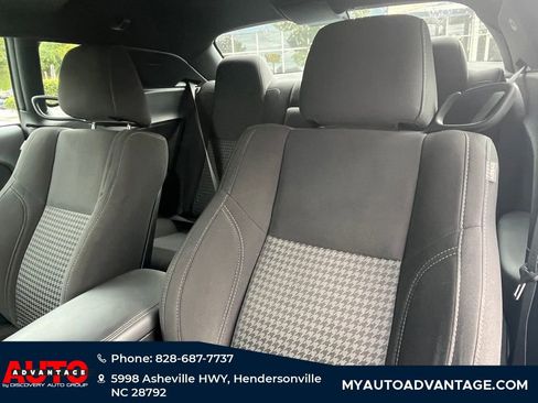 Used 2016 Dodge Challenger R/T w/ Blacktop Package image 8