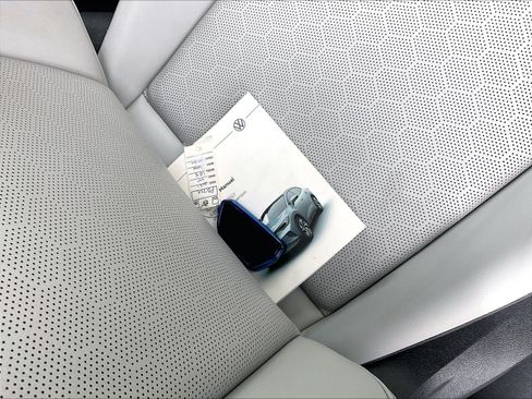 Used 2021 Volkswagen ID.4 Pro S w/ Gradient Package RWD image 10