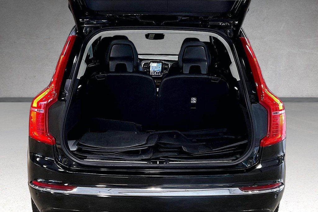 Certified 2024 Volvo XC90 B6 Plus AWD/4WD image 5