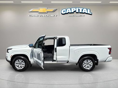 Used 2024 Nissan Frontier SV w/ SV Convenience Package RWD image 9