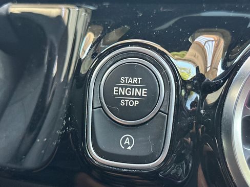 Certified 2022 Mercedes-Benz GLA 250 4MATIC image 33