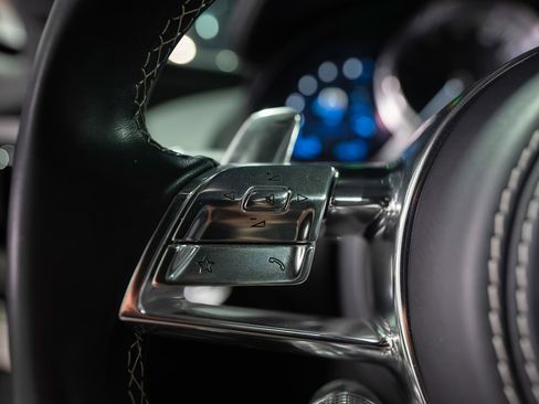 Used 2018 Bugatti Chiron image 16