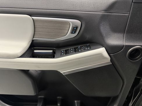 Used 2025 Ford Expedition Platinum image 22