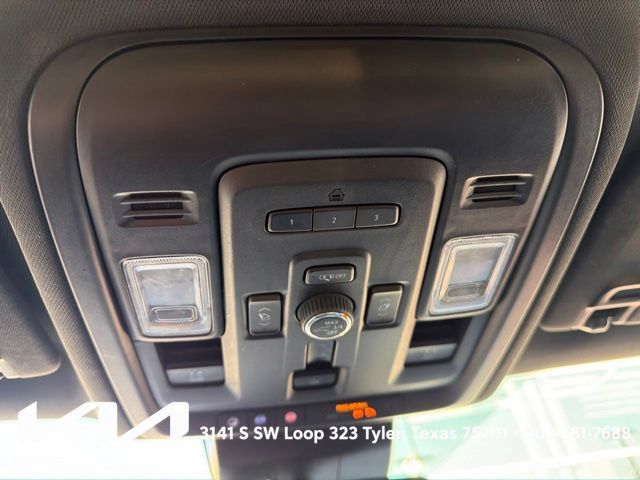 Used 2023 GMC Yukon XL SLT w/ SLT Luxury Package AWD/4WD image 22