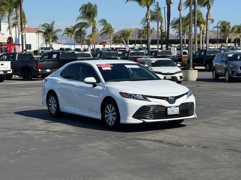 Used 2020 Toyota Camry LE w/ Carpet Mat Package FWD image 3