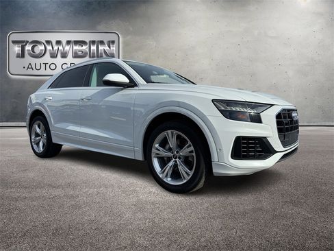 Used 2023 Audi Q8 Premium w/ Convenience Package image 2