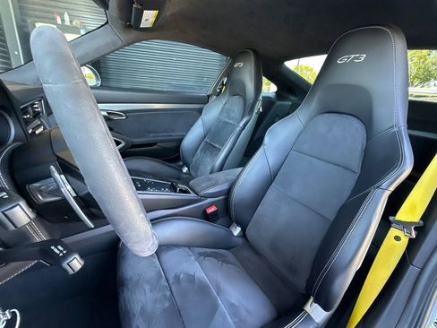 Used 2018 Porsche 911 GT3 RWD image 5