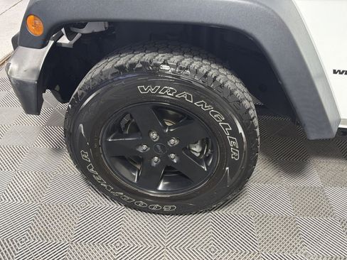 Used 2016 Jeep Wrangler Sport w/ Connectivity Group image 12
