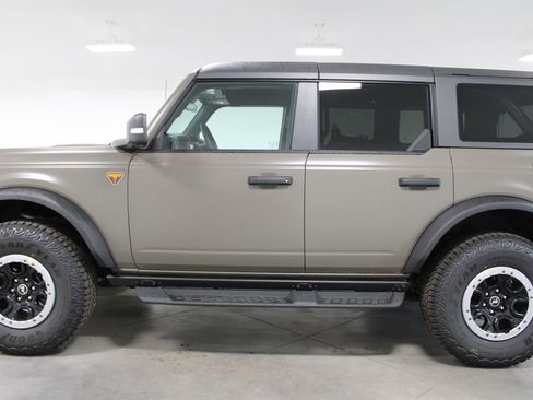 New 2025 Ford Bronco Badlands w/ Matte Film Protection Package image 5
