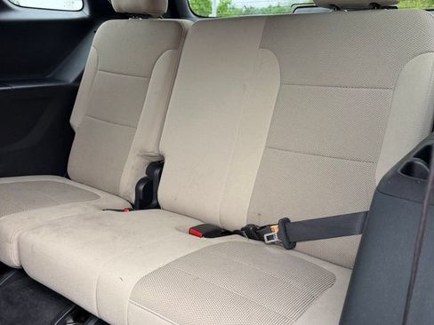 Used 2023 Chevrolet Traverse LS FWD image 14