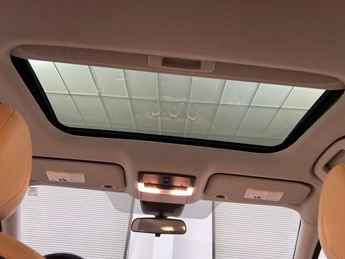 Used 2022 Nissan Sentra SV w/ SV Premium Package image 29