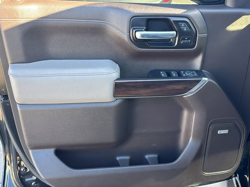 Used 2022 GMC Sierra 1500 SLT image 12