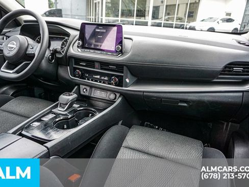 Used 2024 Nissan Rogue SV FWD image 24