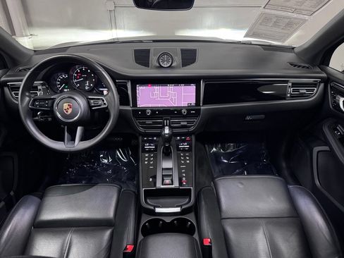 Used 2024 Porsche Macan AWD/4WD image 36
