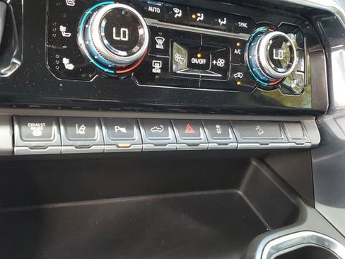 Used 2024 GMC Sierra 2500 Denali w/ Denali Reserve Package image 24