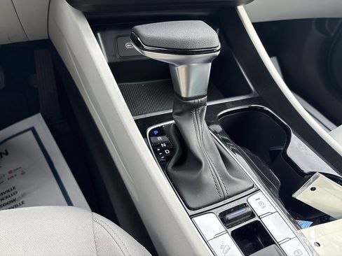 Certified 2025 Hyundai Tucson SE image 19