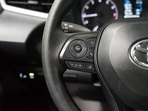 Used 2025 Toyota Corolla LE image 14