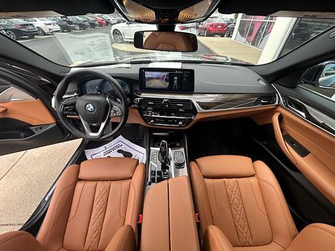 Certified 2022 BMW 530i xDrive 530i xDrive Sedan w/ Convenience Package image 28