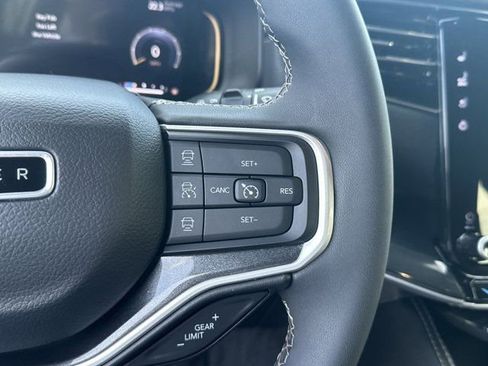 Used 2023 Jeep Wagoneer 4WD w/ Convenience Group I image 25