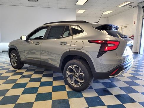 New 2026 Chevrolet Trax LT w/ Driver Confidence Package image 5