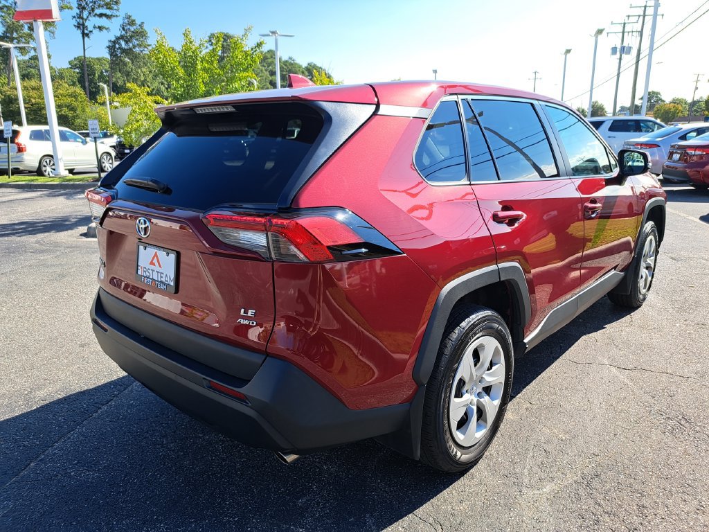 Used 2024 Toyota RAV4 LE AWD/4WD image 7