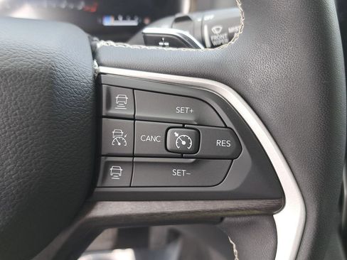 Certified 2023 Jeep Grand Cherokee Limited w/ Trailer Tow Prep Group (B) image 20