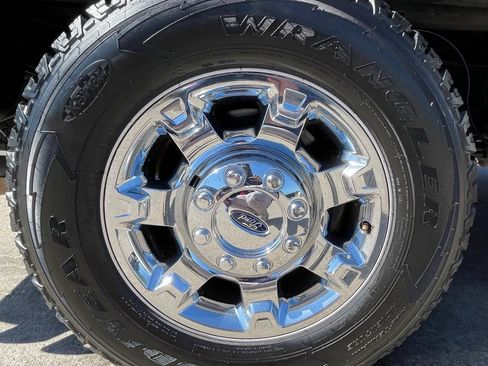 Used 2016 Ford F250 Lariat w/ Chrome Package image 15