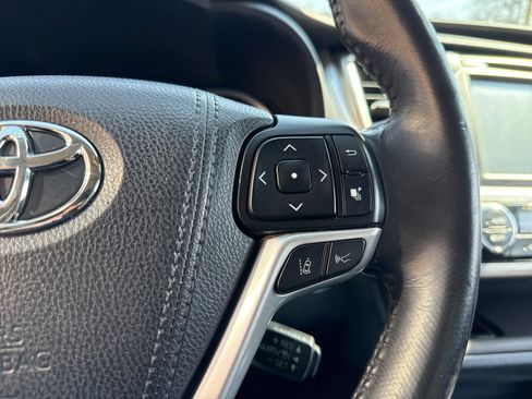 Used 2017 Toyota Highlander XLE w/ Protection Package #3 image 19