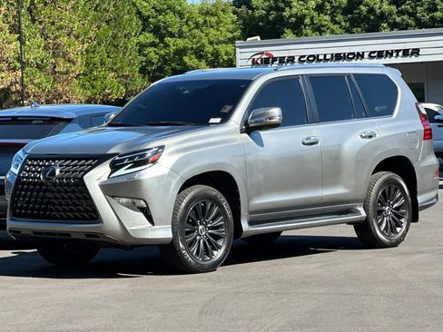 Used 2022 Lexus GX 460 Premium w/ Accessory Package AWD/4WD image 8