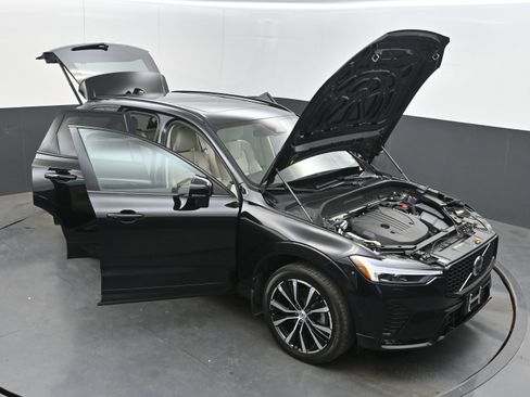 Used 2023 Volvo XC60 B5 Plus w/ Climate Package AWD/4WD image 37