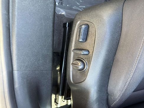 Used 2024 Chevrolet Malibu LT image 25