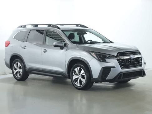 Used 2023 Subaru Ascent Premium w/ Convenience Package image 9