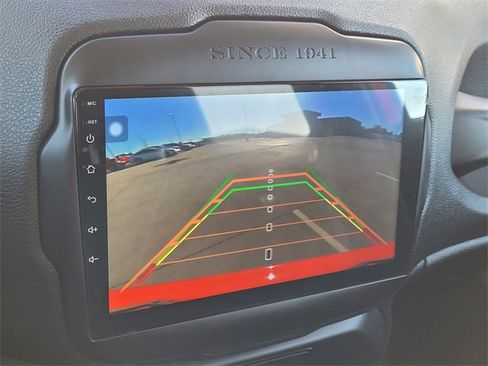 Used 2020 Jeep Renegade Sport w/ Sport Appearance Group image 17