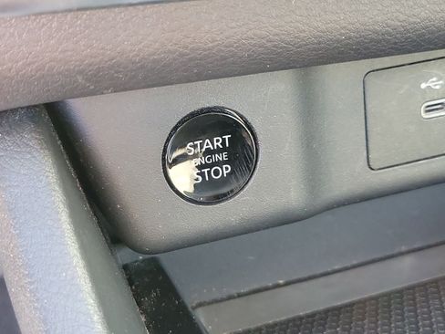 Used 2025 Nissan Rogue SV FWD image 29