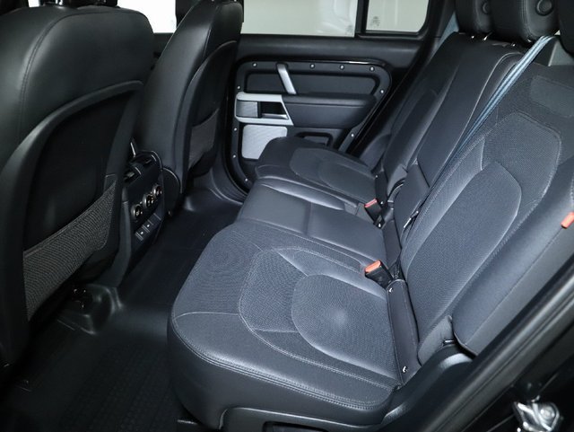 Used 2023 Land Rover Defender 130 X-Dynamic SE AWD/4WD image 29