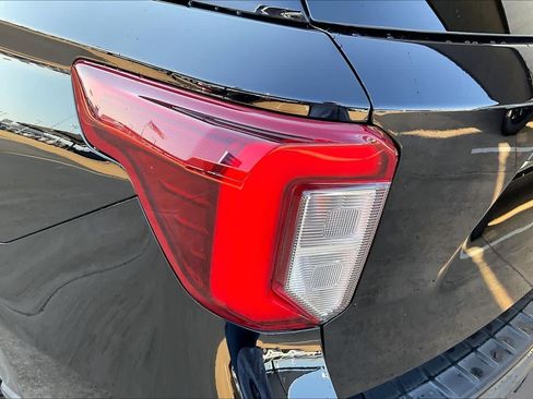Used 2022 Ford Explorer ST w/ Equipment Group 401A AWD/4WD image 29